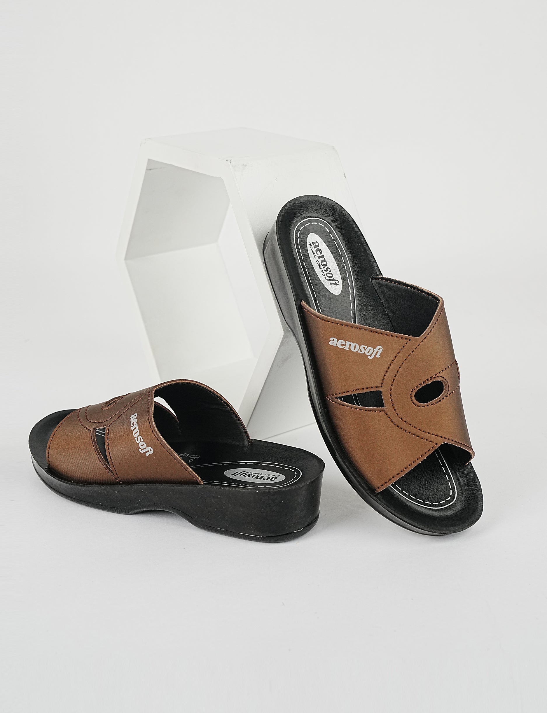 WOMEN SLIPPER LA-2806 BROWN