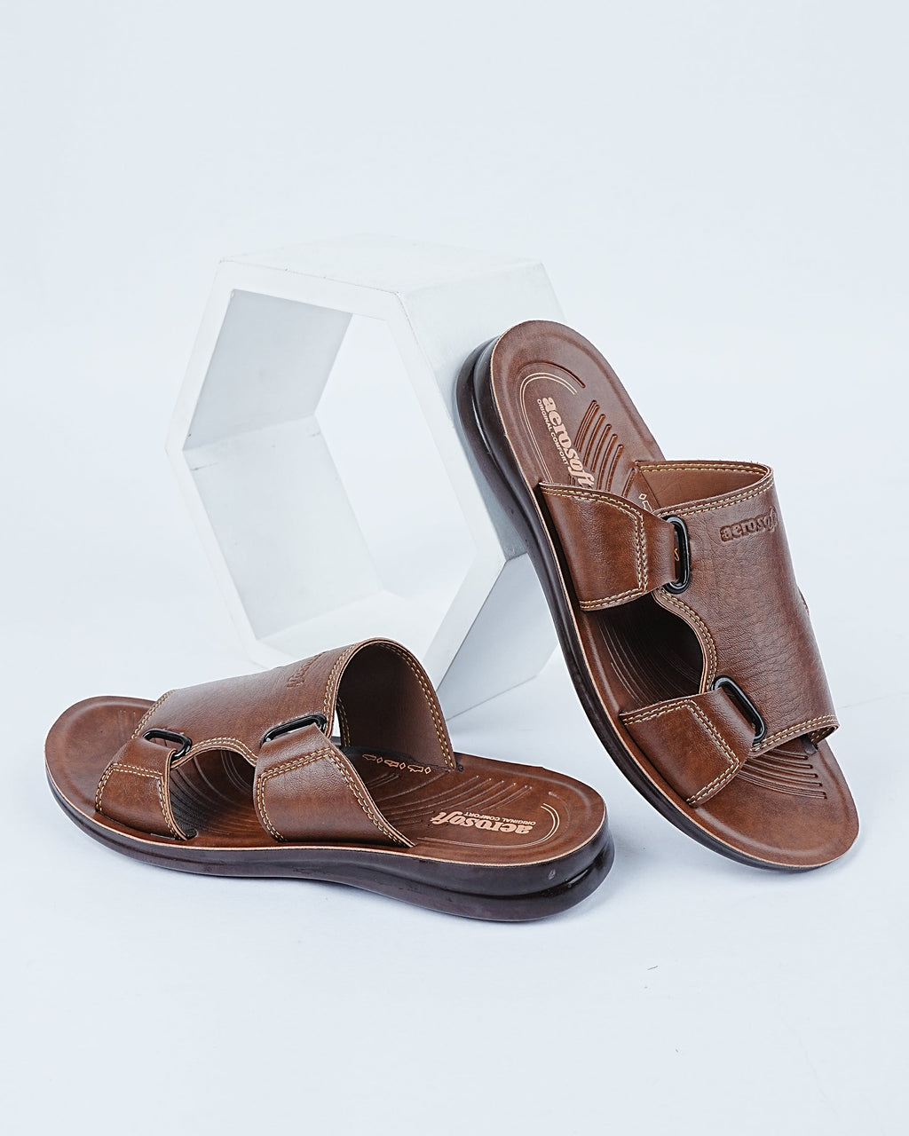 Men Slippers P02T1 Tan
